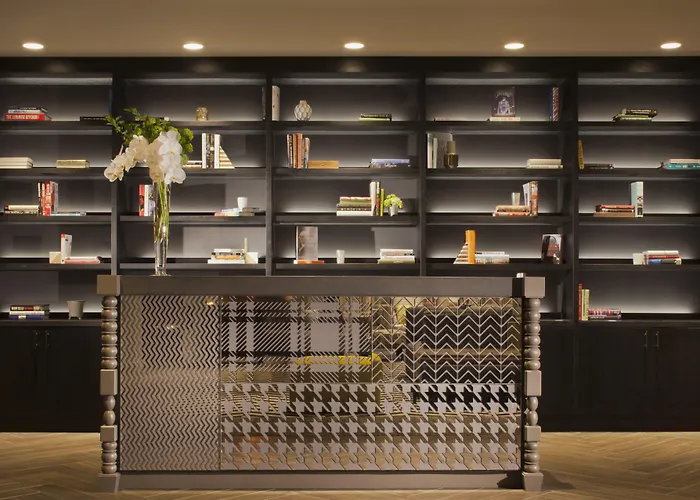 Hotel Commonwealth