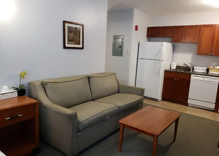 Crescent Suites Hotel